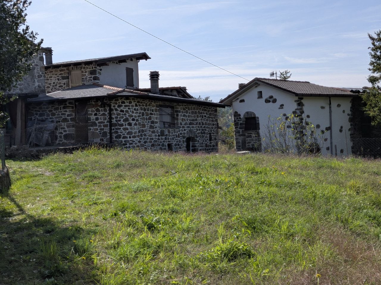 Morgallo - nucleo rurale e prato